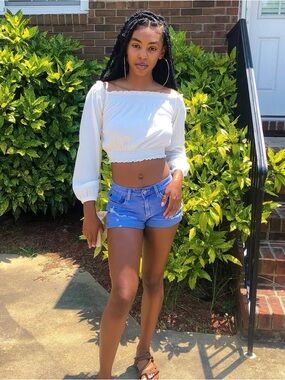 H&M White Off-Shoulder Cropped Top
